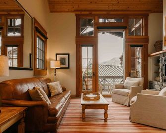 Private See Forever Cabin by InvitedHome | Deck, Ski Valet, Walk to Ski - Mountain Village - Living room