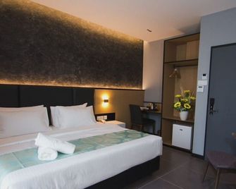 Solid Hotels - Johor Bahru - Yatak Odası