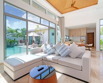 Shambhala Grand Villa - Private Pool Villas by Escape Villas - Top Choice - Guest Favorite - Best Location - Choeng Thale - Living room