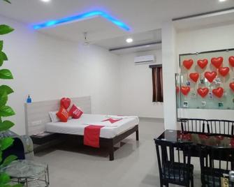 Hotel Shree Pingara - Virār - Bedroom