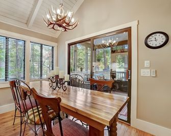 Par-Tee on the Lake-Best Location + EV Charging - Jasper - Comedor