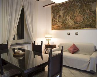 Luci di S. Chiara - Neapel - Essbereich