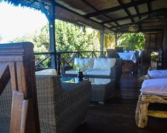Villa Razambe - Ambatoloaka - Balcon