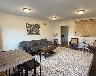 City Experience in the Heart of Downtown Berkley - Berkley - Sala de estar