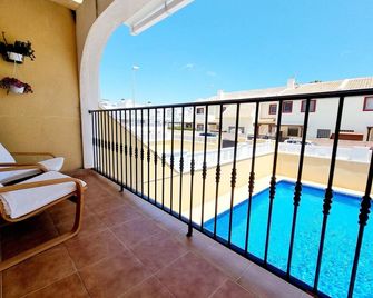 Casa La Perla, private pool in Lo Marab - Los Montesinos - Balcon