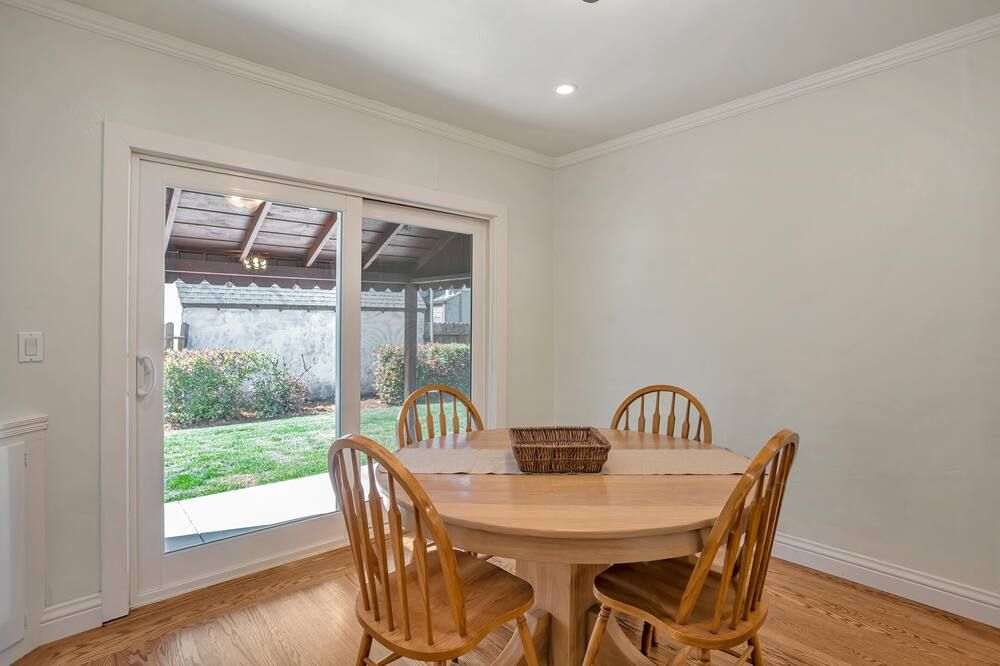 East Sacramento Charmer - סקרמנטו - חדר אוכל