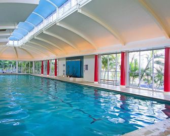 Deluxe Chevron Renaissance - Surfers Paradise - Pool