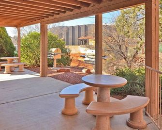 Newly Remodeled Prime Unit with Scenic Views - Village of Oak Creek - Patio