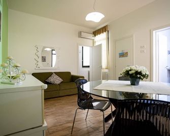 Trapani Home - Trapani - Comedor