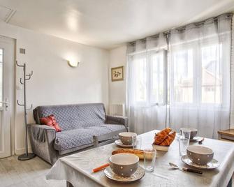 Appartement cosy et fonctionnel, centre de Cabourg, 4 pers, WiFi gratuit, proche commerces et plage - FR-1-788-5 - Cabourg - Comedor