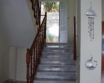 Ta Adelfia - Pylos - Stairs