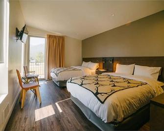 Terra Nova Cabins - West Yellowstone - Bedroom