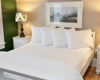 Inn at Kampfires - Brattleboro - Schlafzimmer