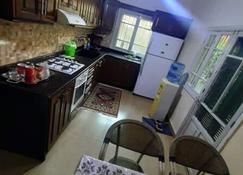 3 bedroom apartment in city center with terrace - Batroûn - Kitchen