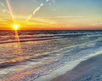 Welcome to the best beach anywhere - Saint Pete Beach - Beach
