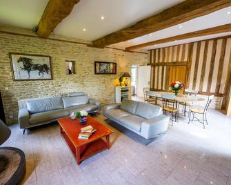 Maison d'Hôtes La Ferme de L'Oudon & Spa - Saint-Pierre-en-Auge - Sala de estar