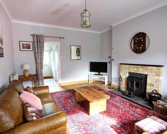 Red Brick Former Railway Workers' Cottage - Brora - Sala de estar