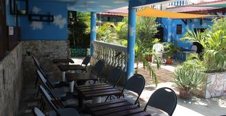 Metro Residences Hotel - Cap Haitien - Patio