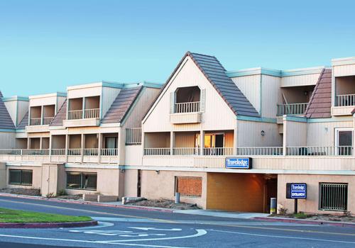 Travelodge By Wyndham Burbank Airport Parking Way