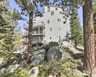 Less Than 1 Mi to Slopes! Heavenly Daze Chalet in Tahoe - Stateline - Building
