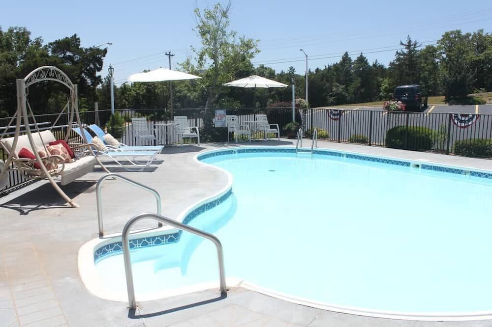 Scenic Hills Inn - ברנסון - בריכה