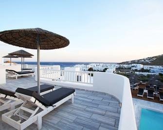The George Hotel - Platis Gialos - Balkon
