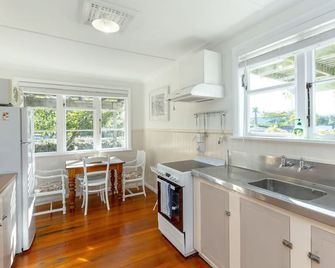 Strasbourge Cottage - Martinborough - Кухня
