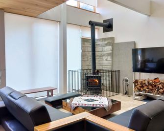 Forest Villa Nanso no Oka - Minamiboso - Living room