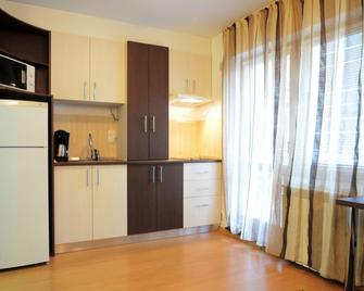 Decebal Residence Apartments - Bucarest - Cocina
