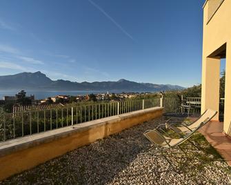 Residence Ca Del Lago - Torri Del Benaco - Balcony
