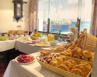 Hotel Mattmarkblick - Saas-Almagell - Buffet
