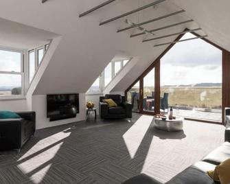 Cot Cottage - Panoramic Views & Hot Tub! - Castle Douglas - Living room