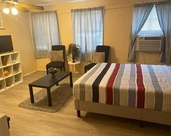 Historic Studio cozy Apartment ideal for longer stay 2F - Valdosta - Bedroom