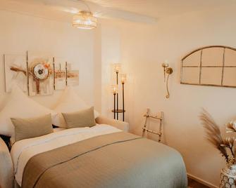 Jasta Homes Mosel, Zentral, Netflix, Waschmaschine, Terrasse, Privateingang, Erdgeschoss, Ältester Weinort Deutschlands - Neumagen-Dhron - Habitación