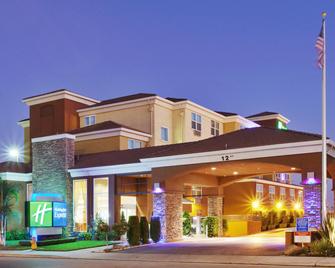 Holiday Inn Express- West Sacramento, An IHG Hotel - West Sacramento - Budova