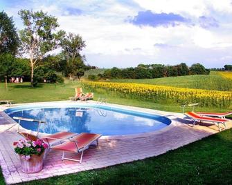 Fattoria Santa Vittoria Apartment - Foiano della Chiana - Pool