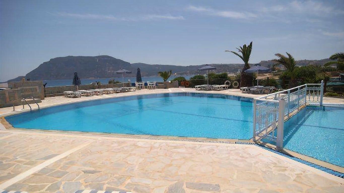 إيونيكوس هوتل