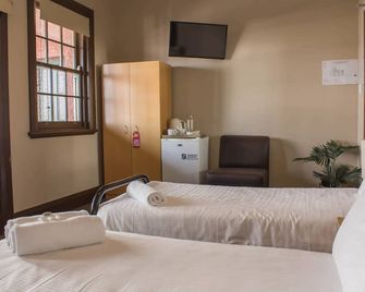 Campsie Hotel - Strathfield South - חדר שינה