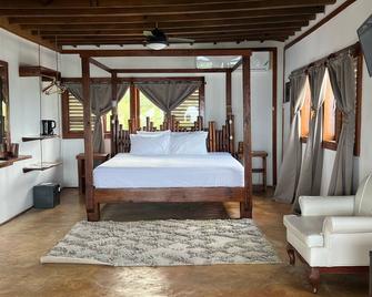 Sea Cliff Resort - Long Bay