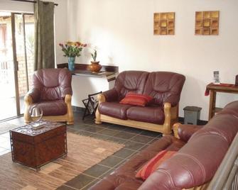 Uitsigpark Guest@home4U - Centurion - Living room