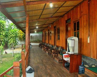 Ue Datu Cottages - Tentena