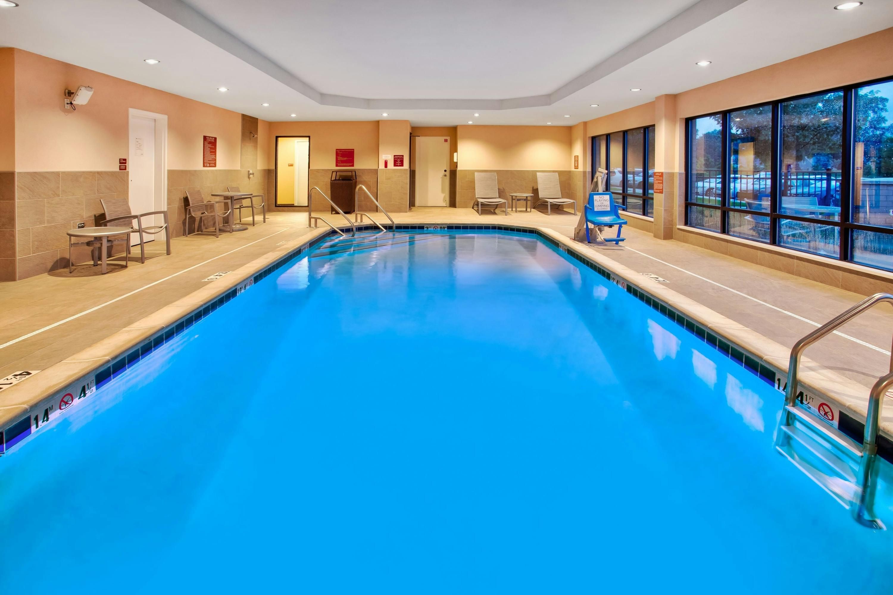 Towneplace Suites By Marriott Detroit Belleville - Belleville - Zwembad