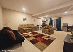 Private Cosy home in a quiet cul de sac - Halifax - Living room