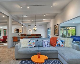 Chartwell House - Palm Springs - Σαλόνι