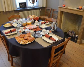 B&B @ Room's - Ypres - Comedor