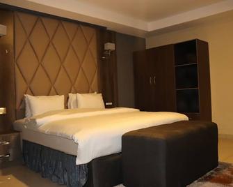 Delad Hotel and Suites - Ibadan - Bedroom