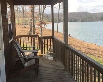 Holpp's Pine Ridge Lake - Monterey - Balcony