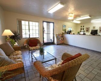 Premier Inns Thousand Oaks - Newbury Park - Living room