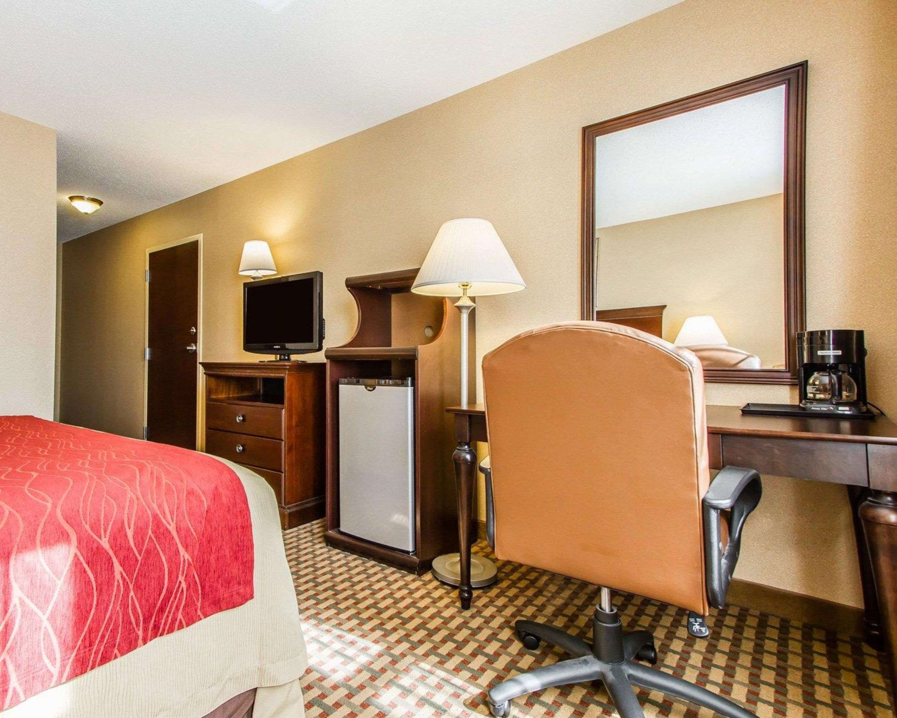 Comfort Inn Suites Scarborough Portland 76 1 0 8