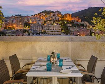 AC Hotel Genova by Marriott - Cenova - Balkon